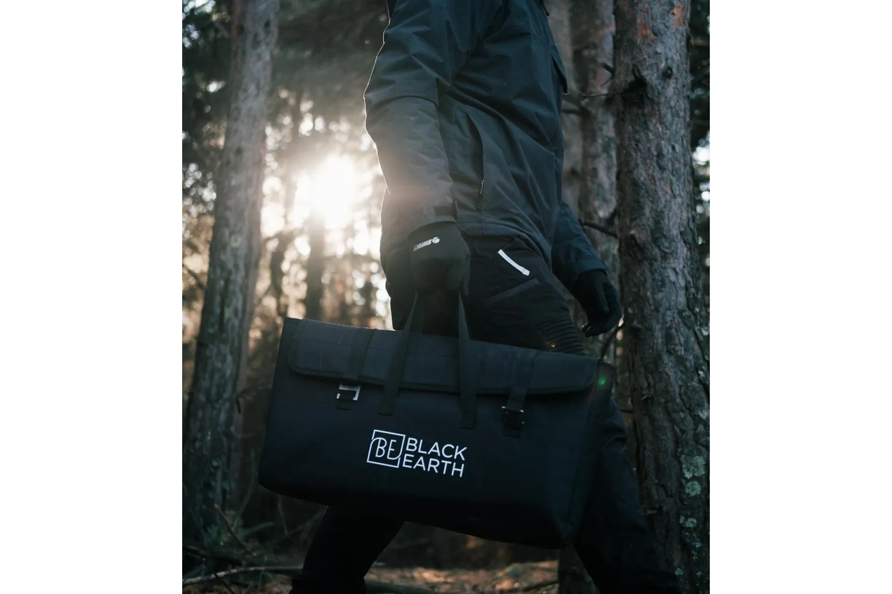 Black Earth B7-0129 Roam Bag
